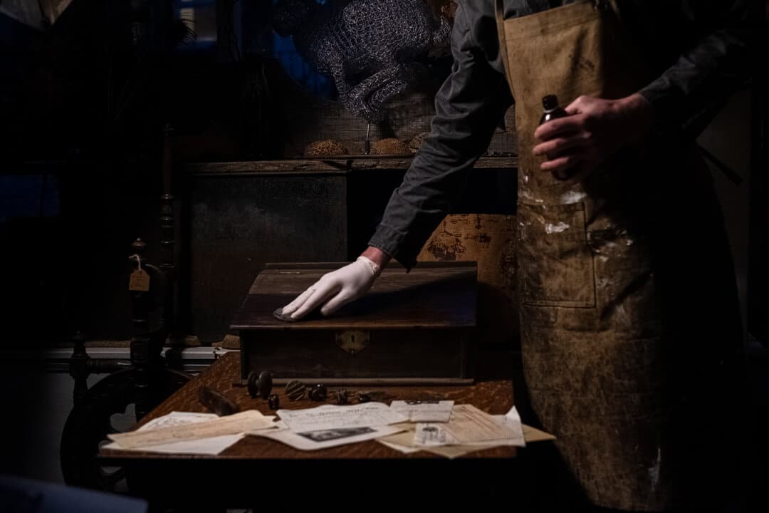 Rob demonstrating techniques in the workshop